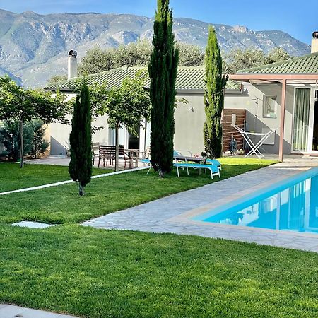 Pool Guesthouse Corinto Exterior foto